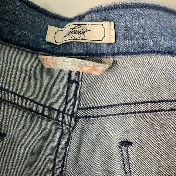 Levi’s Women’s Capri Jeans Size 12 Blue Denim Metal Button Hem Stretch Mid Rise - Picture 11 of 16
